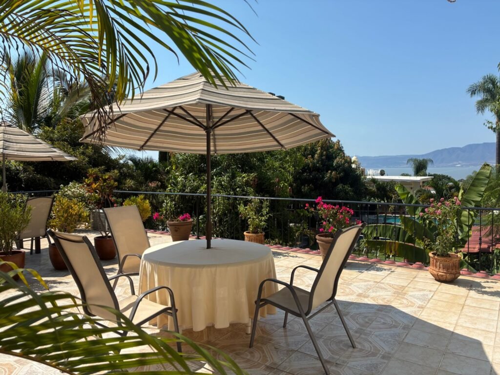 Terraza compartida Suite deluxe vista al lago